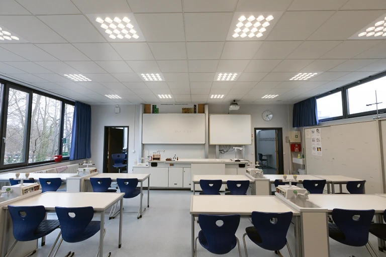 La luce per le aule scolastiche