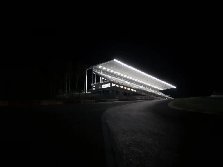 La luce per le tribune