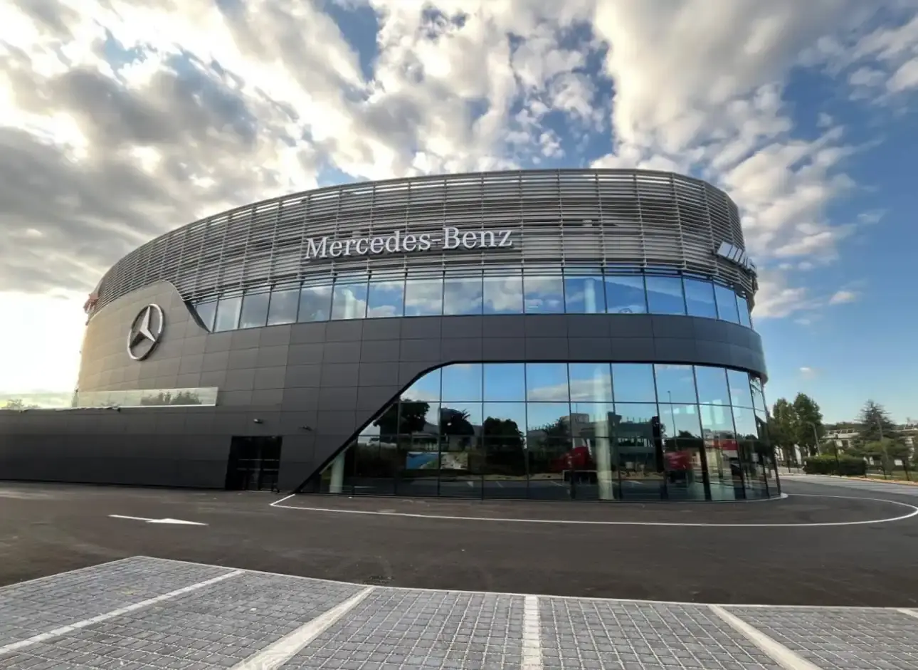 Mercedes showroom