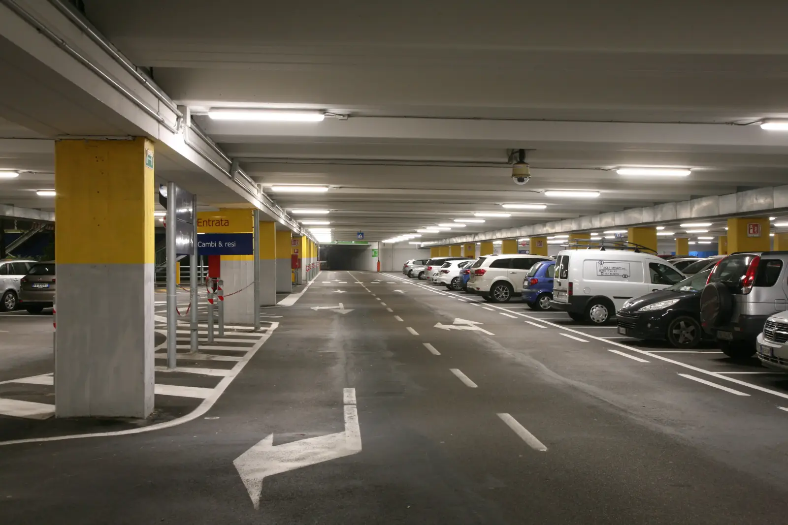 Parking commercial &ndash; Casalecchio di Reno