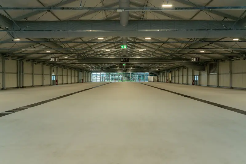 La luce segue l'attività della fiera